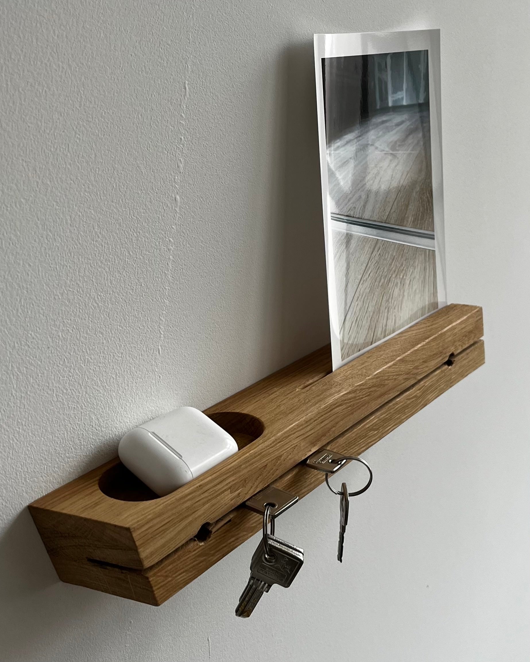 Eiche Schlüsselbrett mit Ablage & Bildernut – 30 cm | Handmade aus Sigmaringen